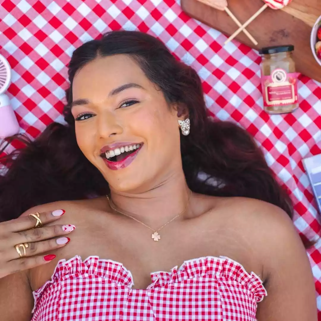 Beauty Influencer Sarah Sarosh Beauty Influencer Sarah Sarosh