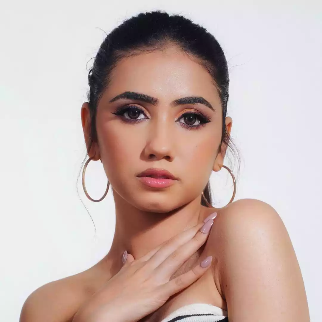 Beauty Influencer Lavisha Arora Beauty Influencer Lavisha Arora