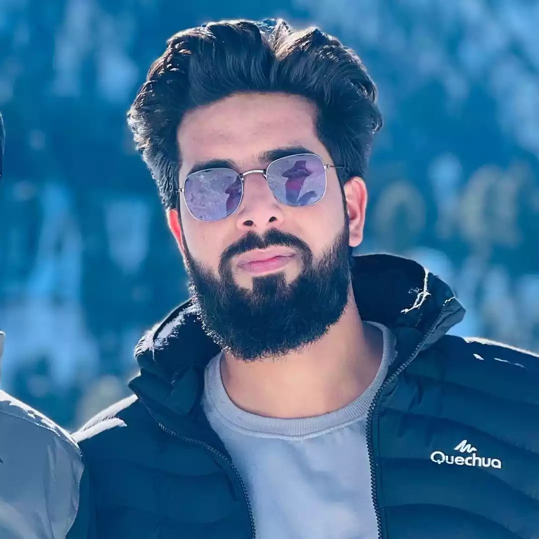 Travel Innfluencer Toiub Khan