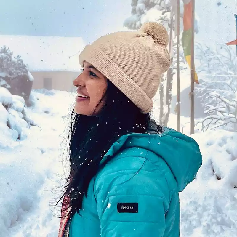 Female Travel Vlogger Vidya Female Travel Vlogger Vidya