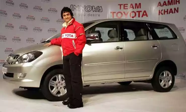 Aamir Khan and Toyota Innova Aamir Khan and Toyota Innova