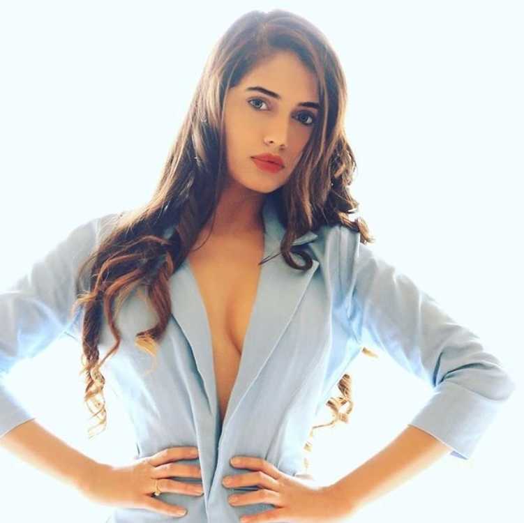 Charu Sharma Model Age, Wife, Biography, Date of Birth, Photos