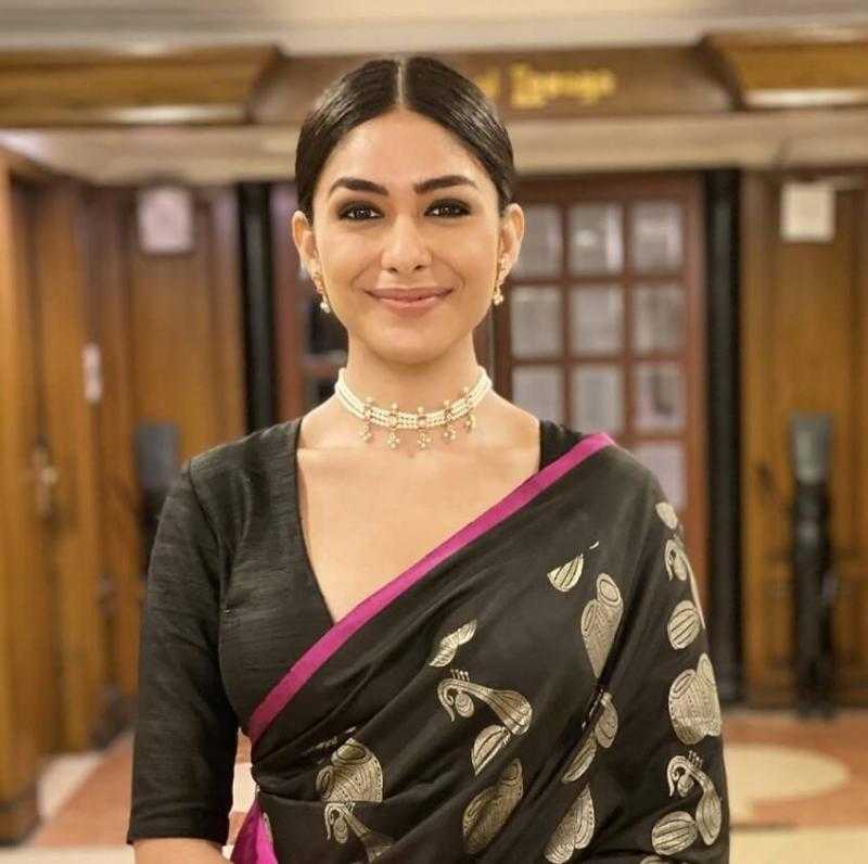 Actress Mrunal Thakur Tring Celebrity Shoutouts