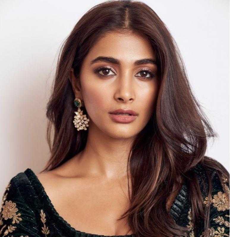 Actress Pooja Hegde Tring Celebrity Shoutouts